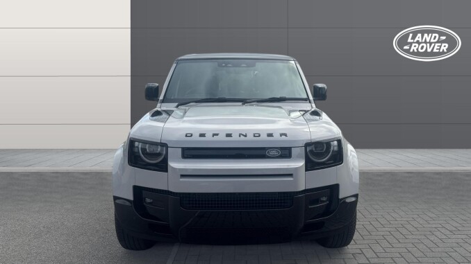 Land Rover Defender 3.0 D350 X-Dynamic HSE 110 5dr Auto Diesel Estate - Image 7